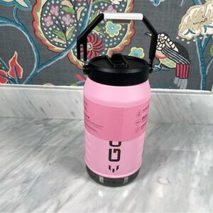 NEW Messi Stanley GOAT IceFlow Flip Straw Jug 64 oz‎ Pink Limited Sold Out